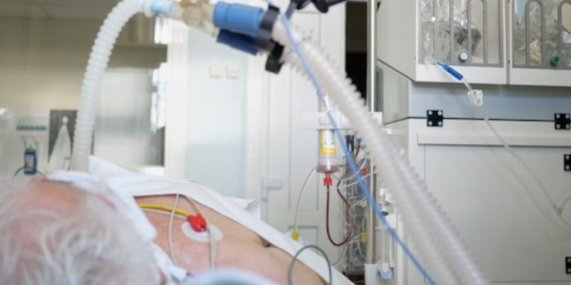 Stock_ventilator_-patient-copy.6c4d06-806×403