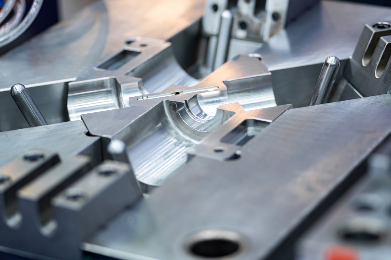 5f4c67f89350b60cdcd5d5de_5f45bce99e03100d9d59d1db_tooling04