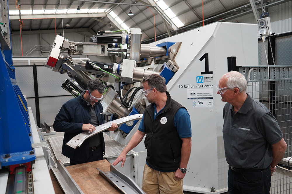 Building products company Speedpanel has been awarded a $100,000 grant to refine its steel manufacturing processes in a ten-month project with Deakin University and the Innovative Manufacturing CRC.