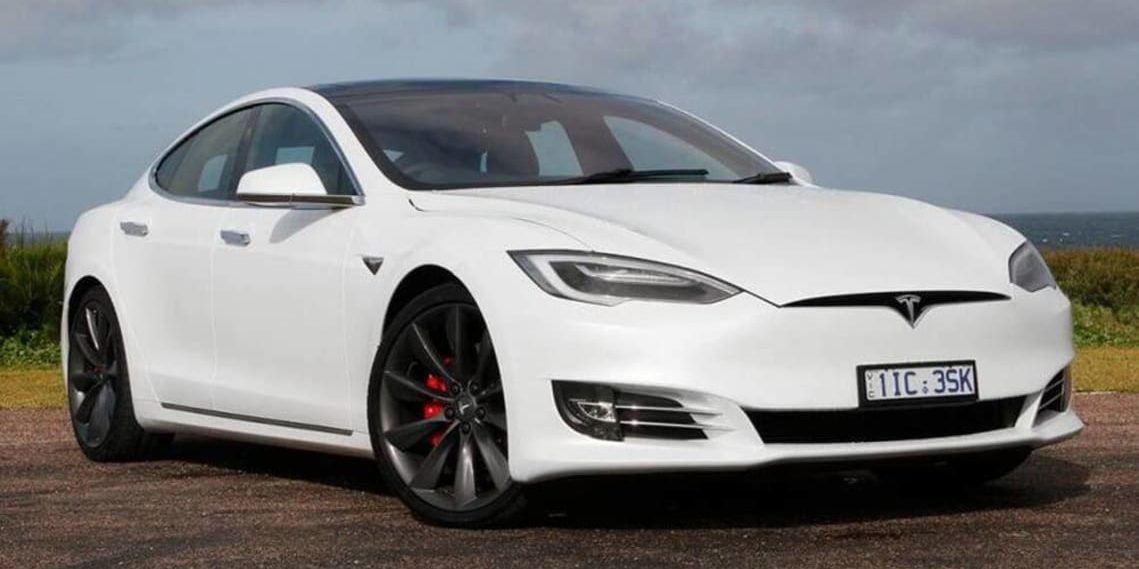 2017-Tesla-Model-S-P100D-white-sedan-Max-Klamus-1001×565-1_1_0-1139×569