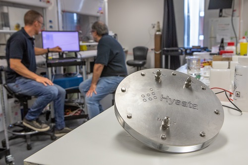 Image-6-Dr-Paul-Barrett-Chief-Executive-Officer-and-Dr-Gerry-Swiegers-Chief-Technical-Officer-at-Hysata-s-Wollongong-Facility