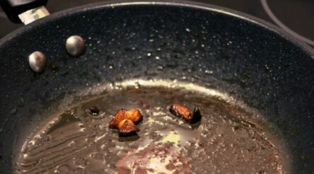Image for Australian team examines loss of potentially dangerous plastic particles from cookware