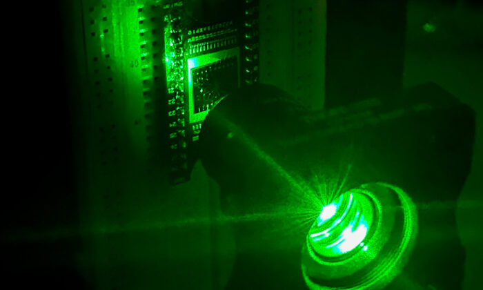 news-neuromorphic-chip-1220px