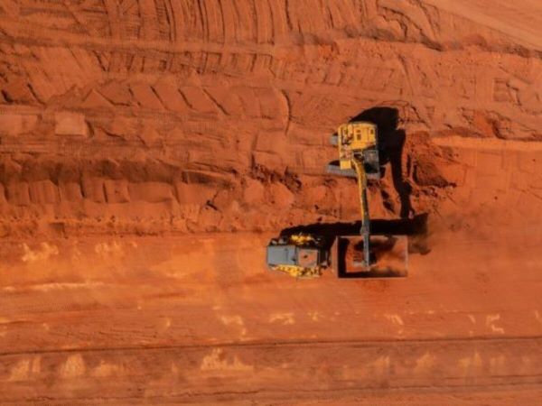 FzCQXSxakAAEQOb-1200×900-c-default