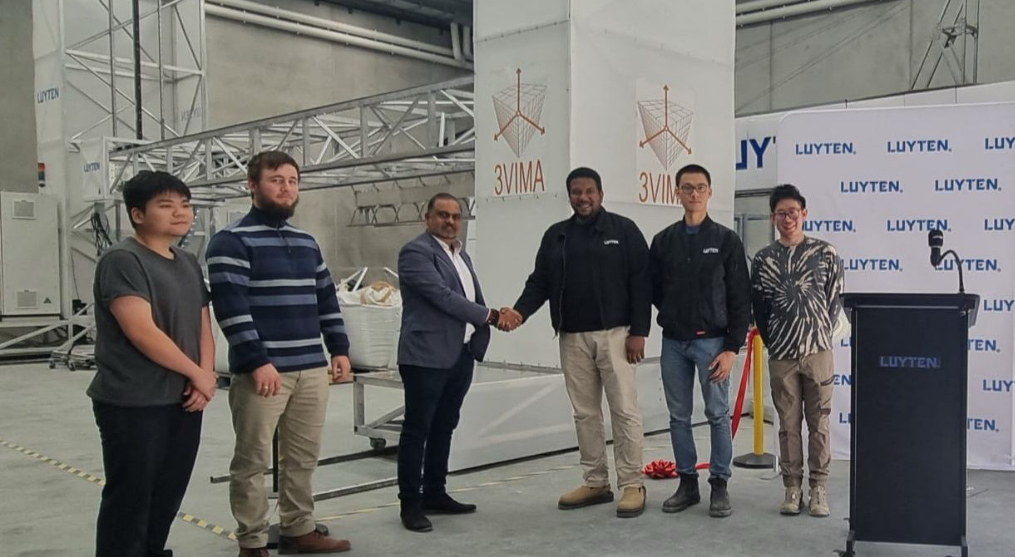 Luyten sells giant 3D printer to construction startup