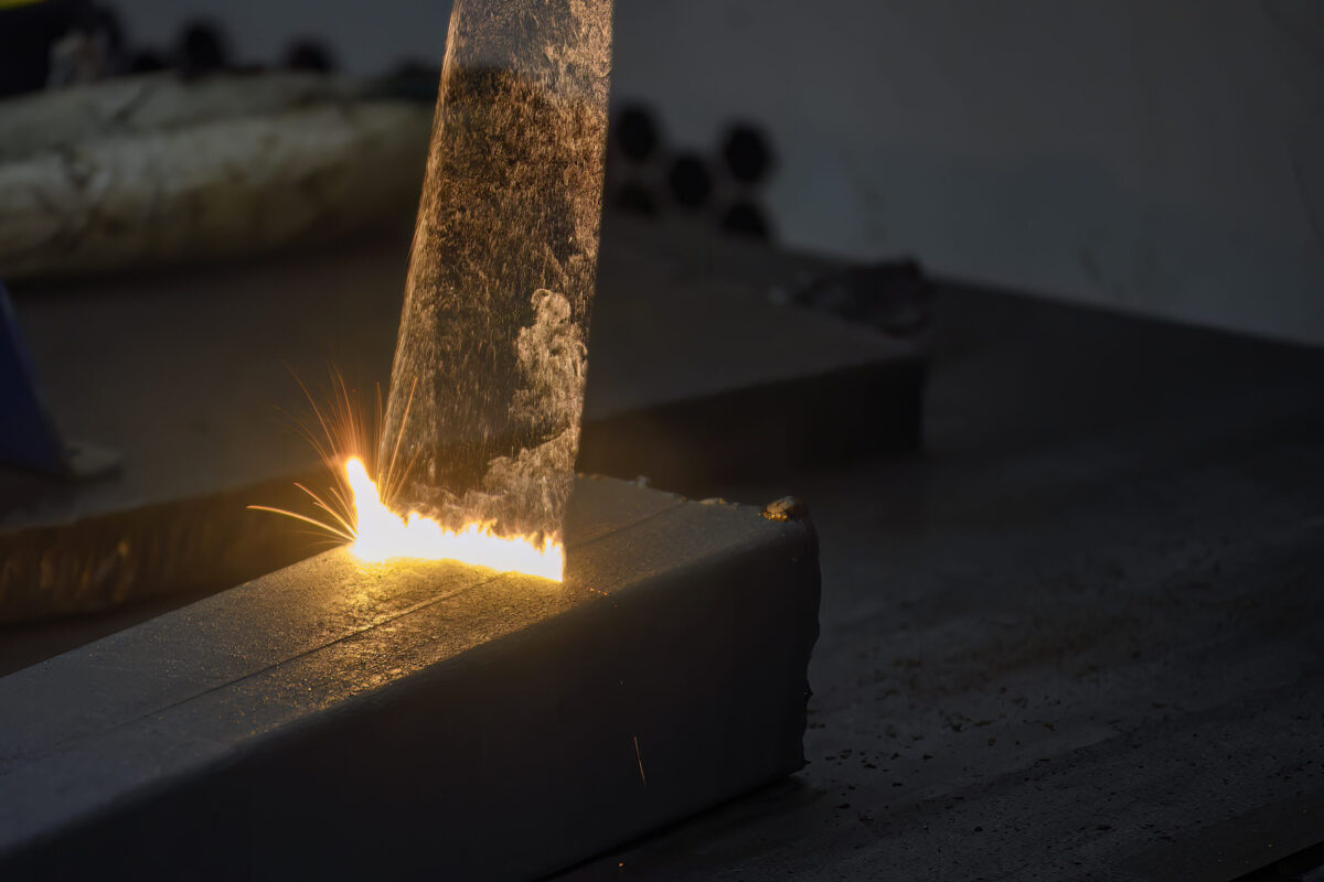 High technology dust removal the steel square pipe cleaning process by laser.