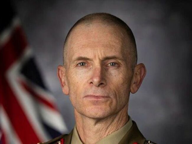 hugh_meggit_600x600_6f3af01e12-e1739309776241-1200×900-c-default