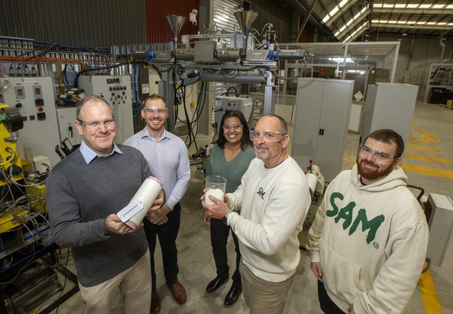 Deakin, Samsara Eco collaboration aims to up speed, scale and precision for plastic and textile recycling