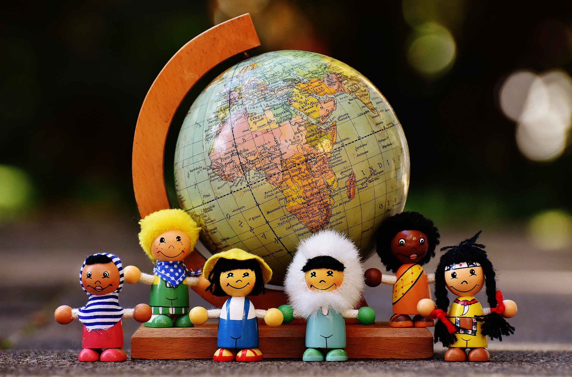 different-nationalities-1743392_1920 free-spins-no-deposit-best-online-casino-deals-worldwide
